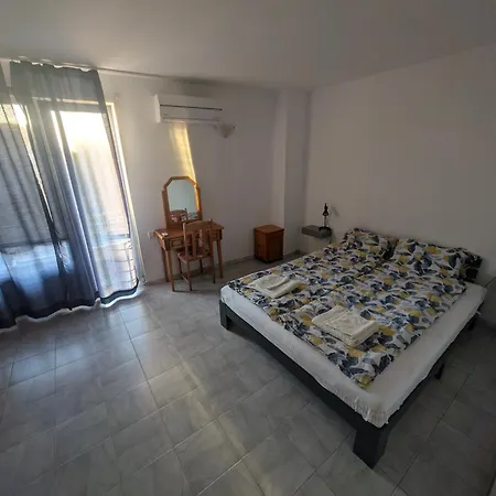 In Next To Gradina And Sozopol Penzion 3*