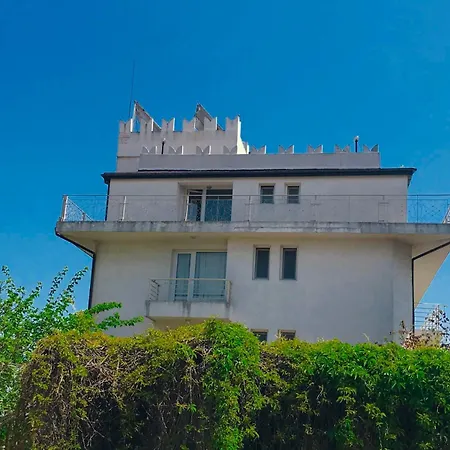 In Next To Gradina And Sozopol 3* Csernomorec